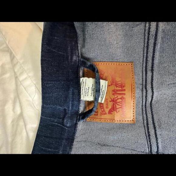 EUC Levi's Denim Jacket, Size XL - Picture 4 of 6